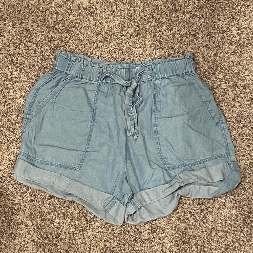 Women’s Aerie Light-Washed Shorts